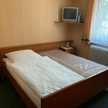 Estalagem Gasthaus Glueck Auf Garni Hauslingen